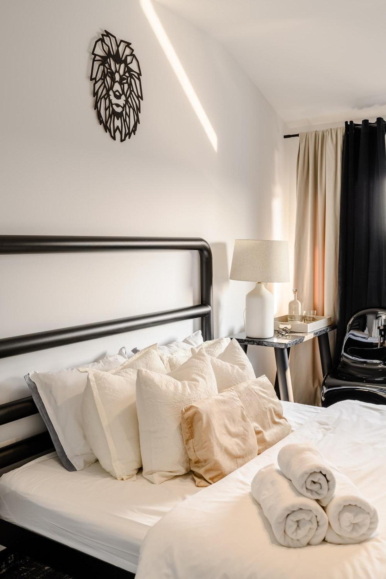 Golden Lion House Bed&Breakfast Rumia Luaran gambar