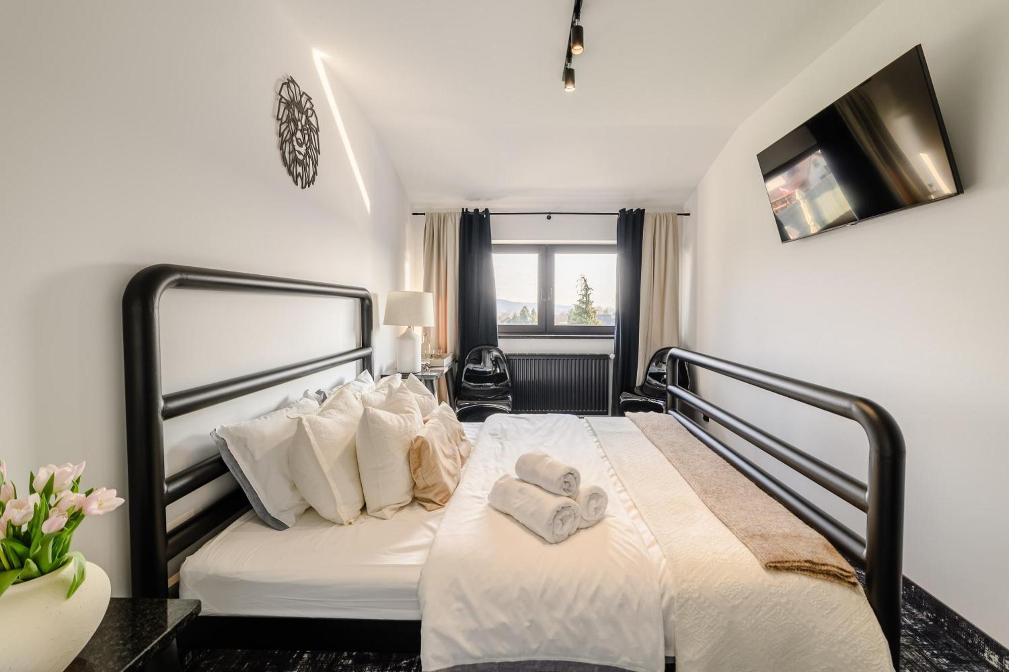 Golden Lion House Bed&Breakfast Rumia Luaran gambar