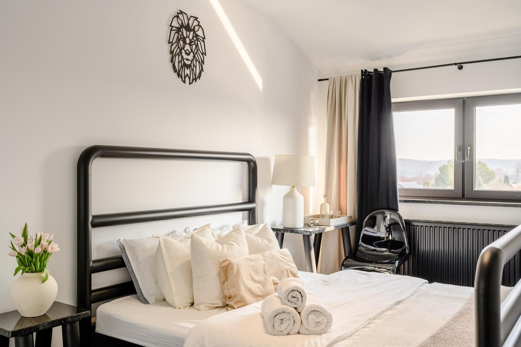 Golden Lion House Bed&Breakfast Rumia Luaran gambar